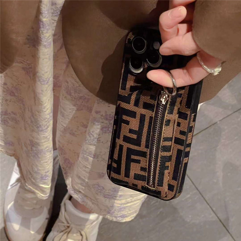 FENDI AirPodsケース ストラップ（Airpodsケース Stories - Wattpad）
