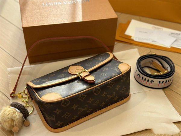 ヴィトン バッグ ショルダー モノグラム レディース バッグ ブランド ルイヴィトン ディアヌ 鞄 ブランド 安い 女性 バッグ 人気 40 代 カバン ちゃんと届く - 画像 (4)