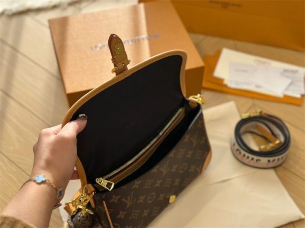 ヴィトン バッグ ショルダー モノグラム レディース バッグ ブランド ルイヴィトン ディアヌ 鞄 ブランド 安い 女性 バッグ 人気 40 代 カバン ちゃんと届く - 画像 (6)