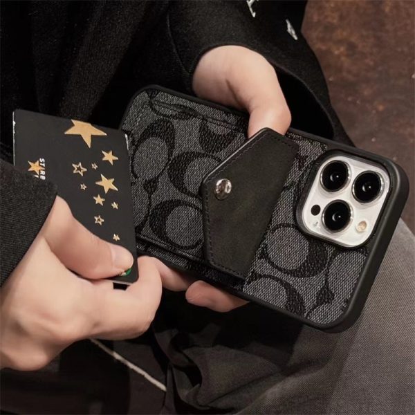 coach スマホケース iphone16/15pro コーチ iphone14/14plus ケース バイカラー iphone ケース カード 収納 ブランド iphone12/11 ケース 海外 セレブ かわいい - 画像 (3)