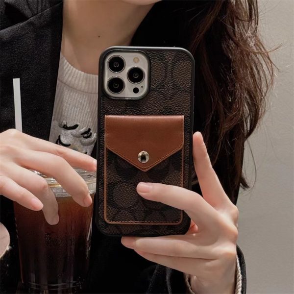 coach スマホケース iphone16/15pro コーチ iphone14/14plus ケース バイカラー iphone ケース カード 収納 ブランド iphone12/11 ケース 海外 セレブ かわいい - 画像 (4)