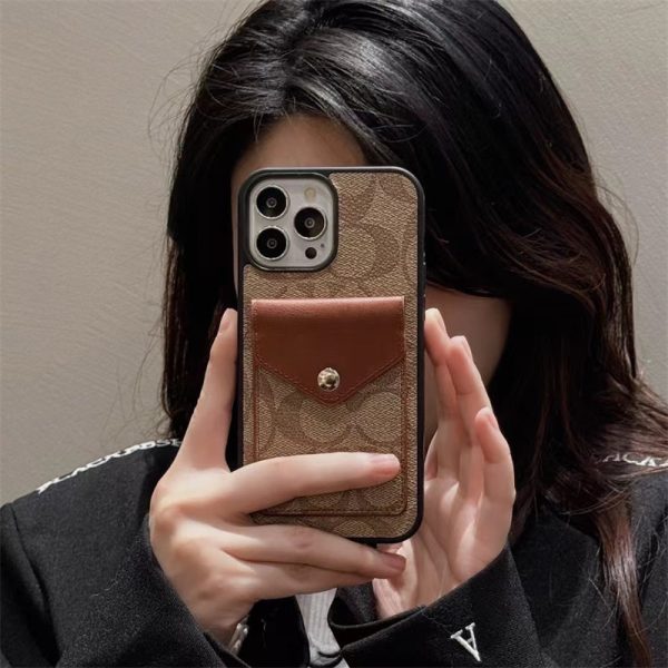 coach スマホケース iphone16/15pro コーチ iphone14/14plus ケース バイカラー iphone ケース カード 収納 ブランド iphone12/11 ケース 海外 セレブ かわいい - 画像 (5)