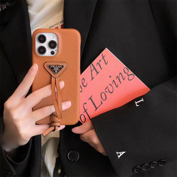 iphone16/16pro ケース prada iphone15/14 ケース プラダ 風 iphone13/12pro ケース レザー ブランド スマホケース ベルト付き iphone ケース メンズ 人気 おしゃれ - 画像 (4)