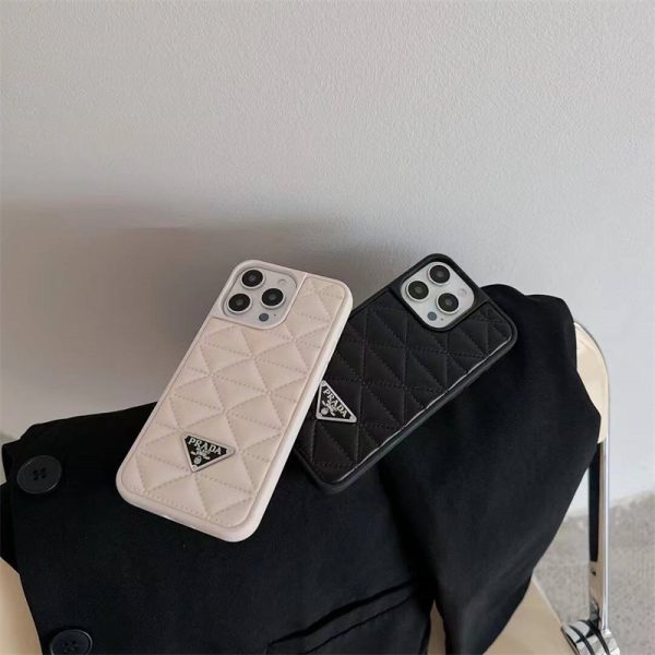 iphone16/16pro ケース プラダ トップステッチ レザー prada 携帯 ケース iphone15/15promax ケース メンズ ブランド iphoneケース お揃い ブランド iphone14pro/13 ケース かわいい 人気 - 画像 (5)