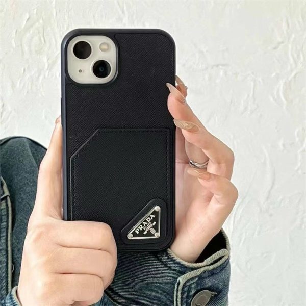 プラダ アイ フォン 16/16プロ ケース 背面収納 prada スマホケース コピー iphone15/14ケース ハイブランド iphoneケース カード収納 おしゃれ iphone13/12/11 ケース メンズ 人気 - 画像 (2)