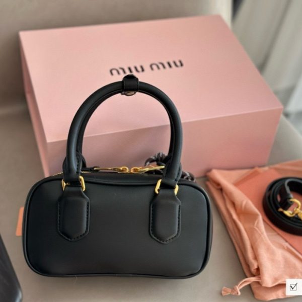 ミュウ ミュウ アルカディ miumiu ミニ バッグ レディース 2way トート バッグ 人気 ブランド 30 代 バッグ ブランド お 手頃 40 代 ショルダー バッグ 斜 めがけ ハイ ブランド - 画像 (6)