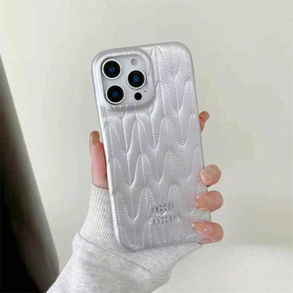 ミュウ ミュウ iphone16/15pro ケース スマホケース miumiu ミュウ ミュウ iphone16/15pro ケース スマホケース miumiu