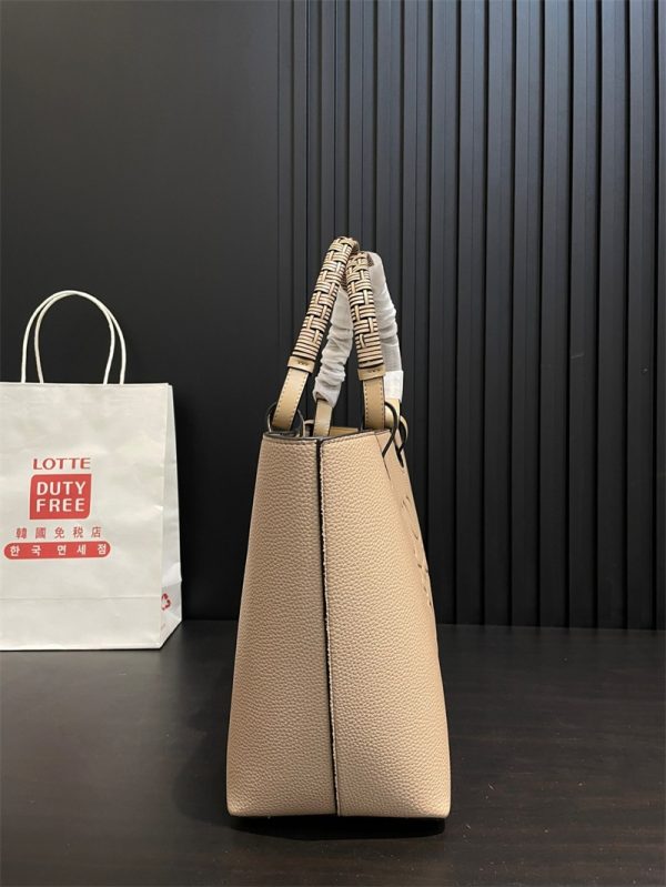 ロエベ LOEWE ANAGRAM TOTE BAG アナグラム トートバッグ スモールラゲージ ハンドバッグ 通勤 バッグ レディース 30 代 40代 入学式 卒業式 カバン マザーズ バッグ ハイ ブランド 就職 - 画像 (15)