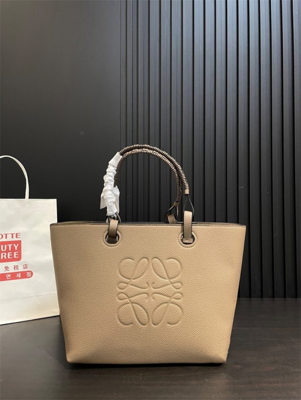 ロエベ LOEWE ANAGRAM TOTE BAG アナグラム トートバッグ スモールラゲージ ハンドバッグ 通勤 バッグ レディース 30 代 40代 入学式 卒業式 カバン マザーズ バッグ ハイ ブランド 就職 - 画像 (5)