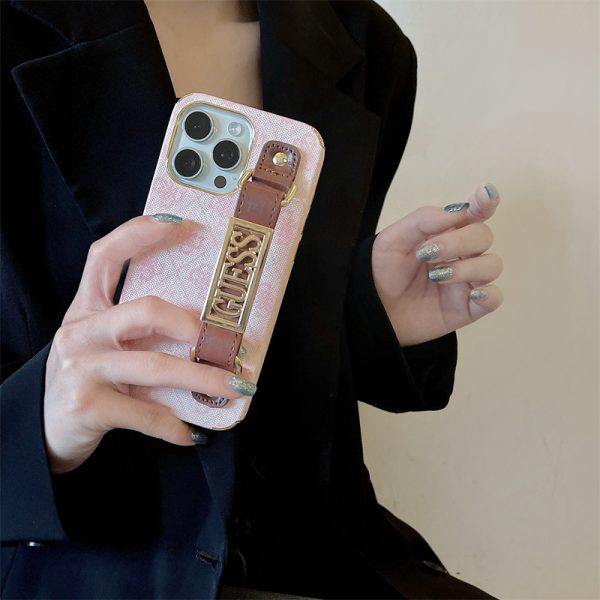 iphone17/17pro/17promax ケース 衝撃 に 強い ブランド guess スマホカバー グリップ 付き iphone16/16pro/15 ケース スマホケース バンド 付き 使い勝手 iphone14/13 ケース お揃い ブランド - 画像 (8)