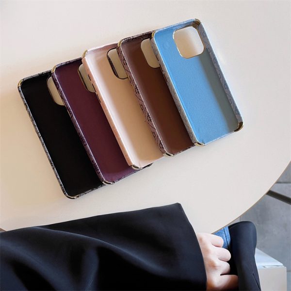 iphone17/17pro/17promax ケース 衝撃 に 強い ブランド guess スマホカバー グリップ 付き iphone16/16pro/15 ケース スマホケース バンド 付き 使い勝手 iphone14/13 ケース お揃い ブランド - 画像 (11)